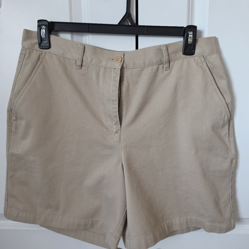 Lauren Ralph Lauren Women's Khaki flat front Shorts Size 12
